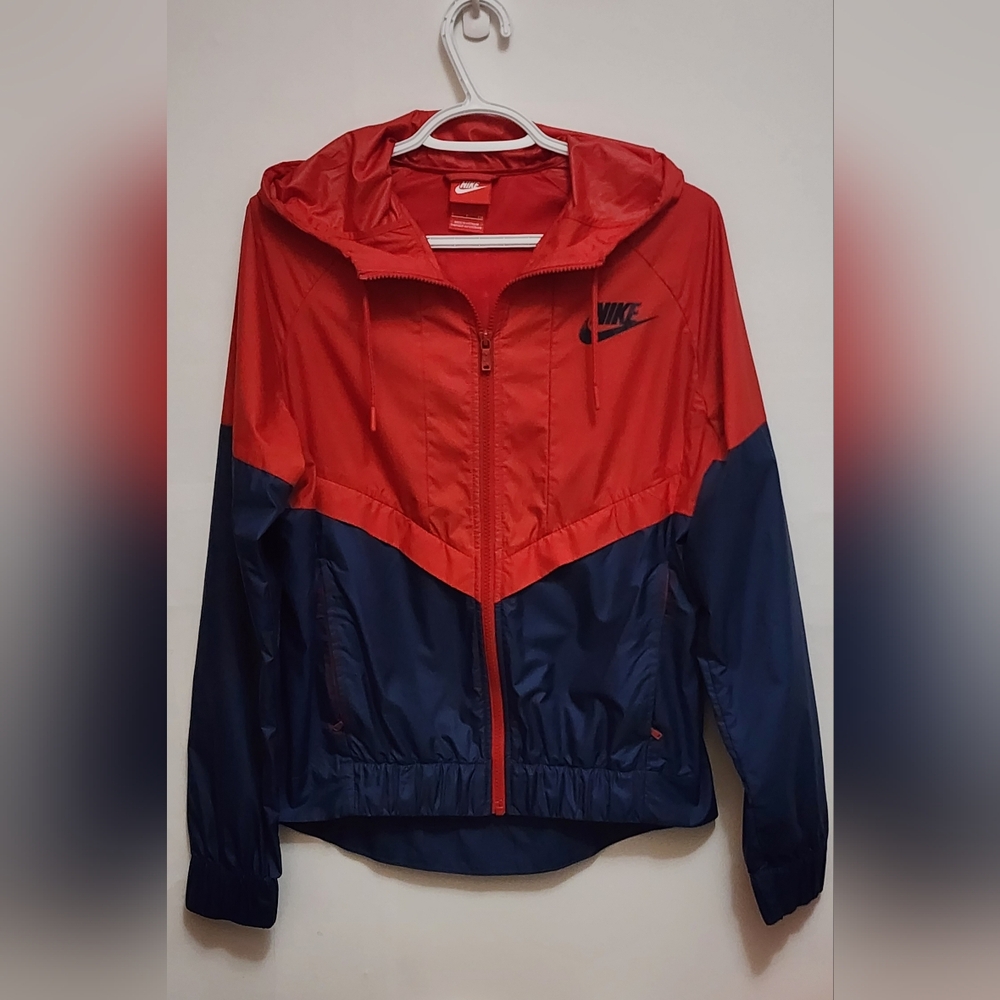 Nike Vintage Women's Red and Navy Windbreaker Jacket size:Small